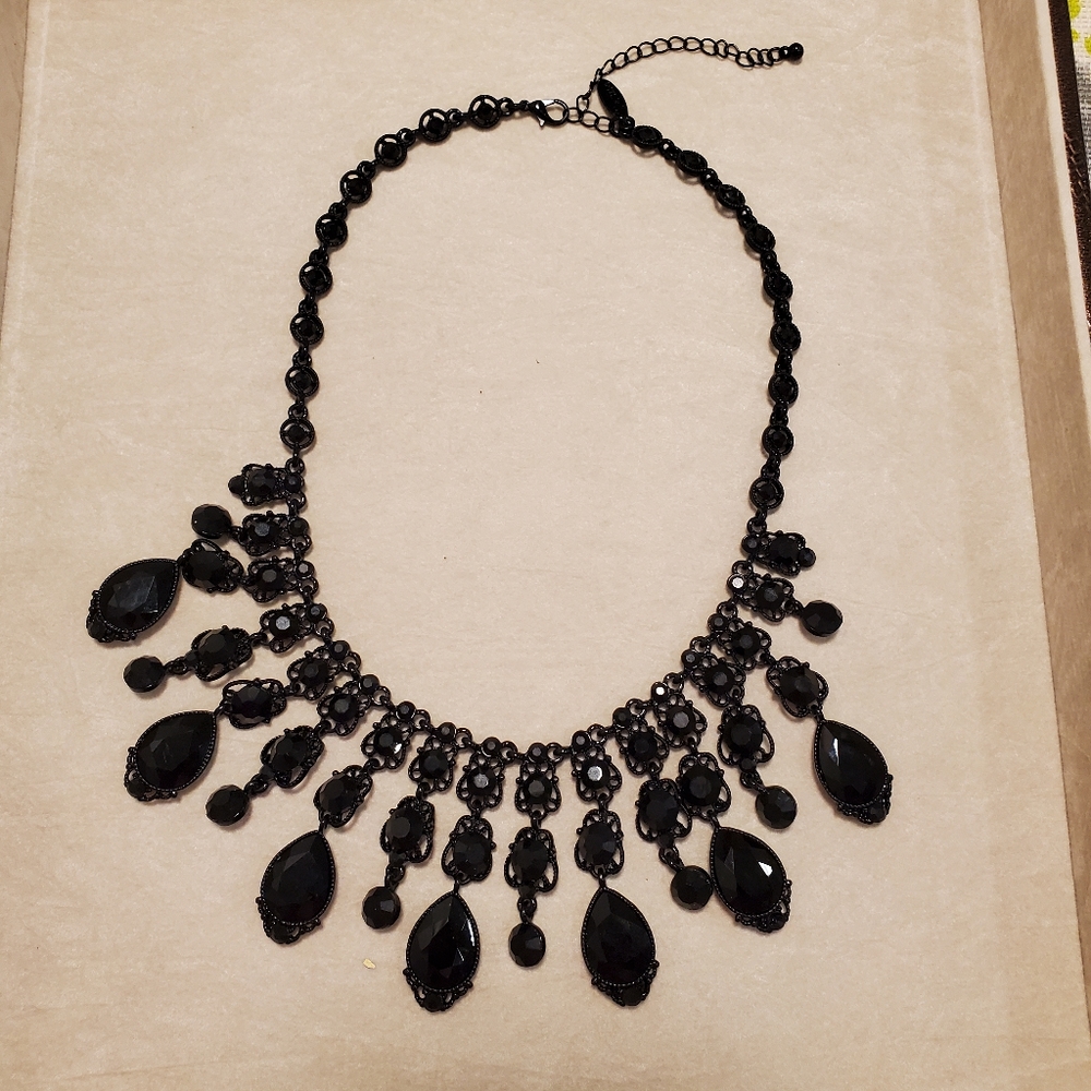 Costume jewelry necklace